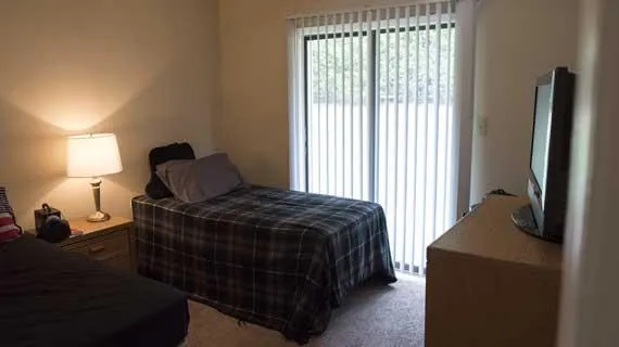Mooresville shared housing bedroom